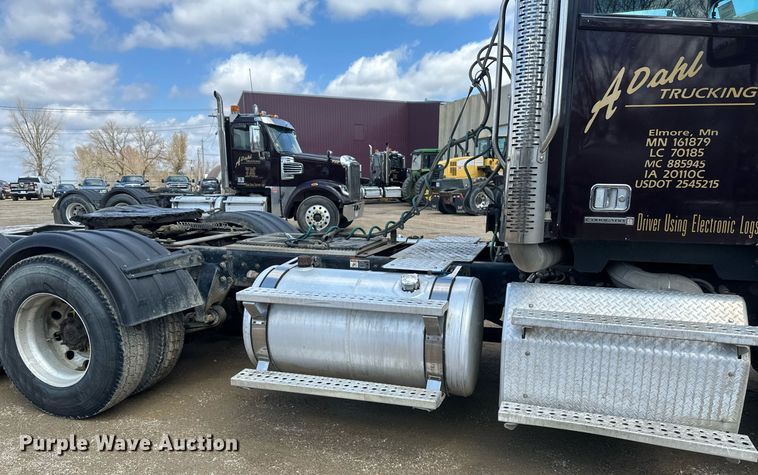 image for item EA2382 2014 Freightliner Coronado SD 122 semi truck