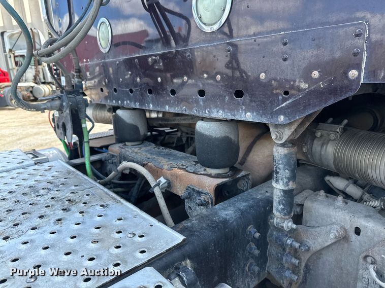 image for item EA2382 2014 Freightliner Coronado SD 122 semi truck