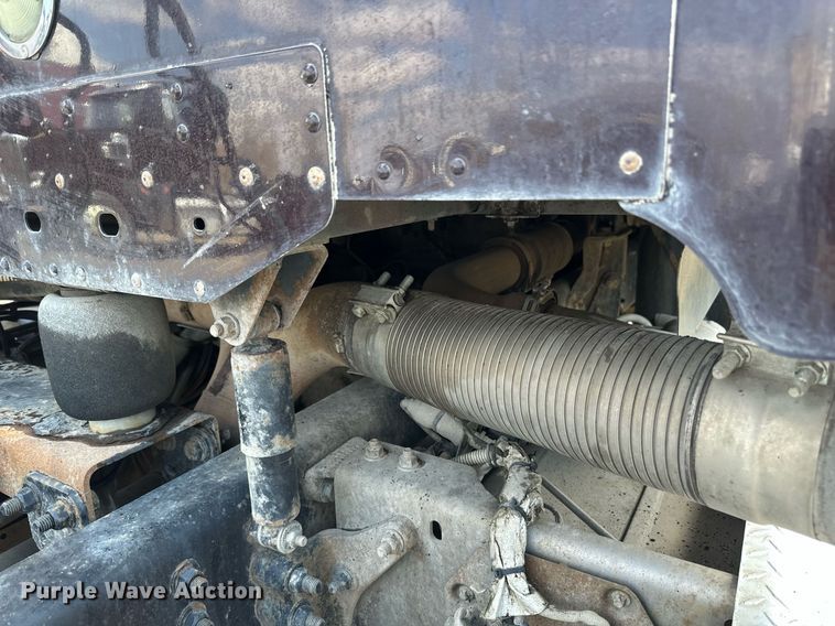 image for item EA2382 2014 Freightliner Coronado SD 122 semi truck