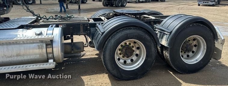 image for item EA2382 2014 Freightliner Coronado SD 122 semi truck