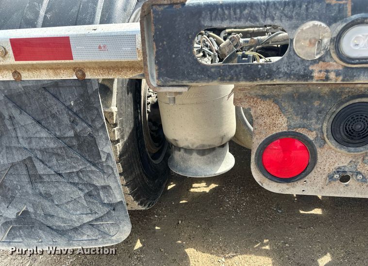 image for item EA2382 2014 Freightliner Coronado SD 122 semi truck