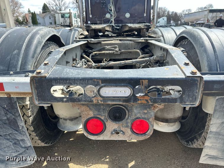 image for item EA2382 2014 Freightliner Coronado SD 122 semi truck