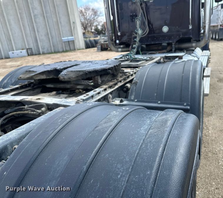 image for item EA2382 2014 Freightliner Coronado SD 122 semi truck