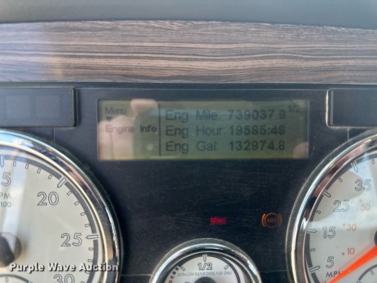 image for item EA2382 2014 Freightliner Coronado SD 122 semi truck