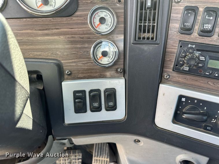 image for item EA2382 2014 Freightliner Coronado SD 122 semi truck