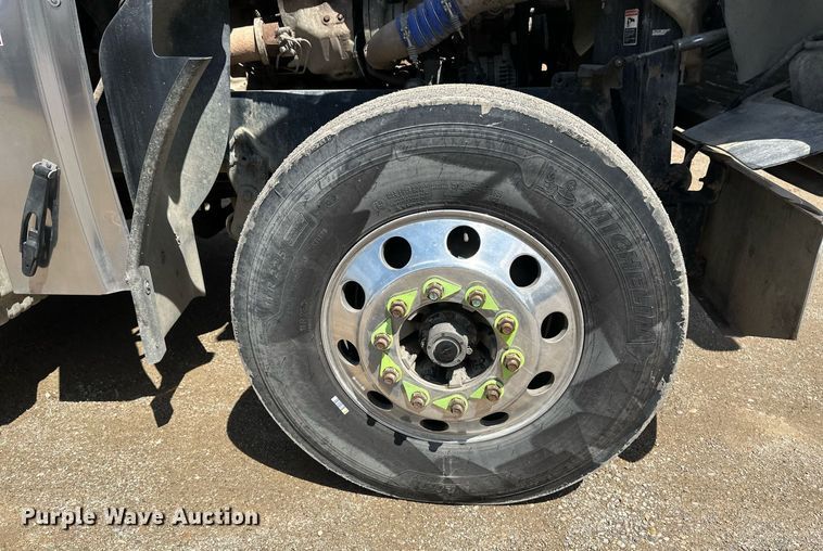 image for item EA2382 2014 Freightliner Coronado SD 122 semi truck