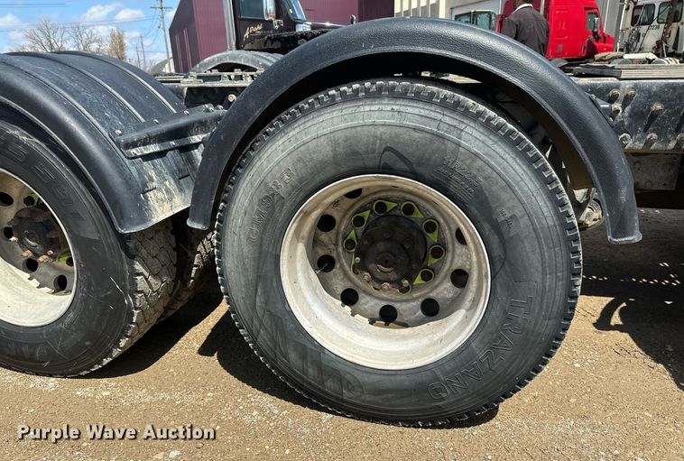 image for item EA2382 2014 Freightliner Coronado SD 122 semi truck