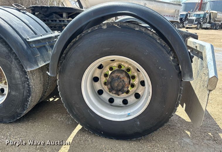 image for item EA2382 2014 Freightliner Coronado SD 122 semi truck