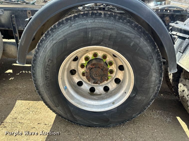 image for item EA2382 2014 Freightliner Coronado SD 122 semi truck