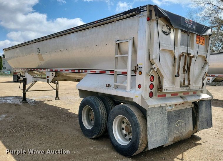 image for item EA2383 2008 Mac Trailer end dump trailer