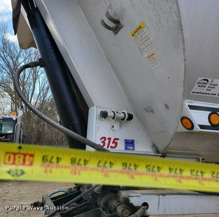 image for item EA2383 2008 Mac Trailer end dump trailer