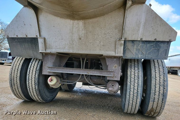 image for item EA2383 2008 Mac Trailer end dump trailer