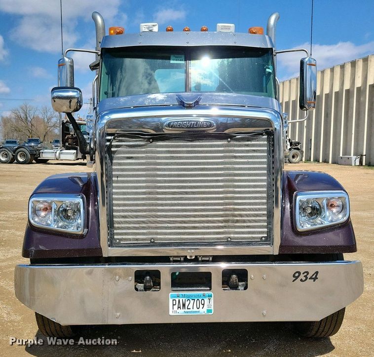 image for item EA2384 2014 Freightliner Coronado SD 122 semi truck