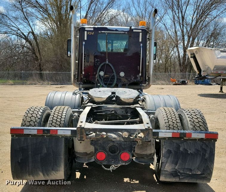 image for item EA2384 2014 Freightliner Coronado SD 122 semi truck