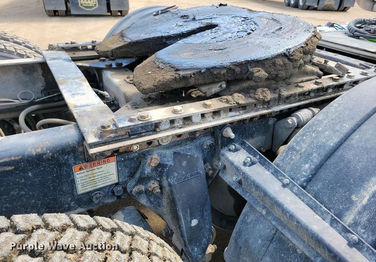 image for item EA2384 2014 Freightliner Coronado SD 122 semi truck