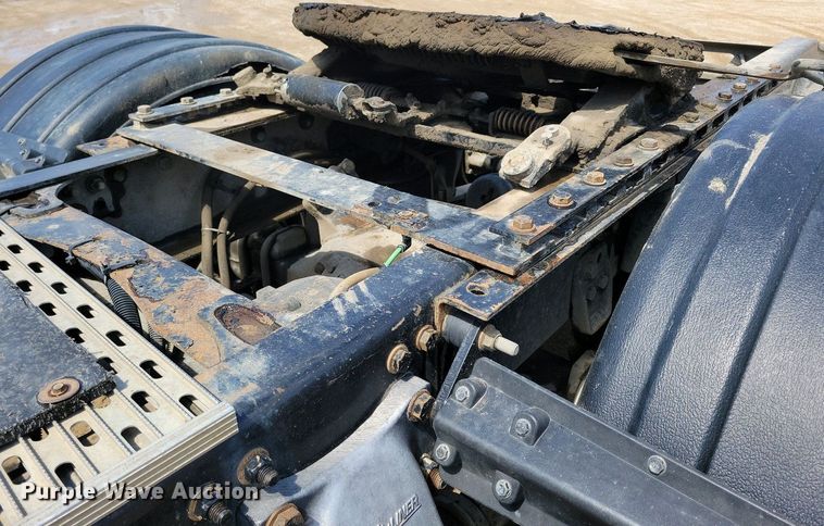 image for item EA2384 2014 Freightliner Coronado SD 122 semi truck