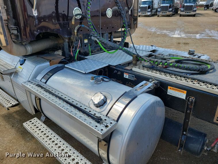 image for item EA2384 2014 Freightliner Coronado SD 122 semi truck