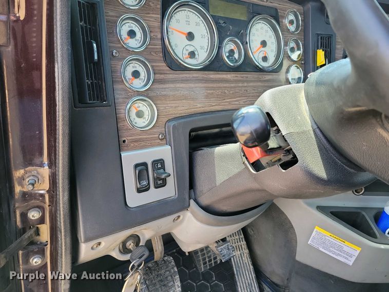 image for item EA2384 2014 Freightliner Coronado SD 122 semi truck