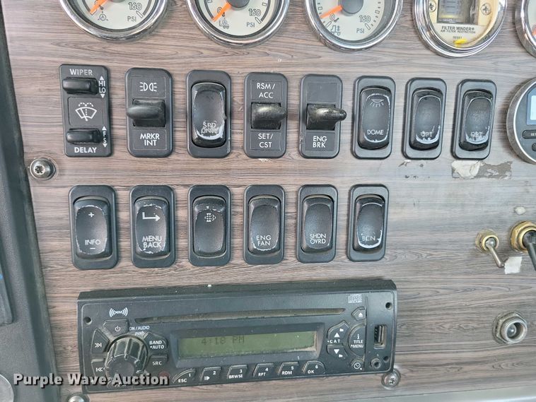 image for item EA2384 2014 Freightliner Coronado SD 122 semi truck