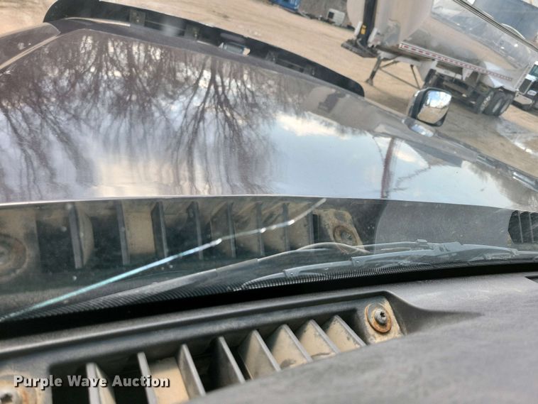 image for item EA2384 2014 Freightliner Coronado SD 122 semi truck