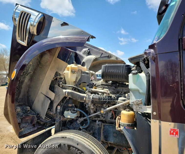 image for item EA2384 2014 Freightliner Coronado SD 122 semi truck