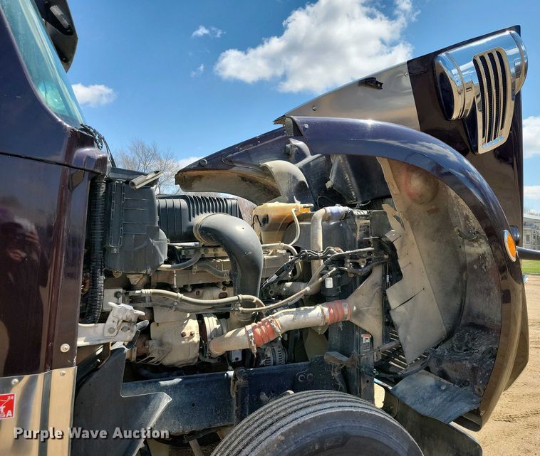 image for item EA2384 2014 Freightliner Coronado SD 122 semi truck