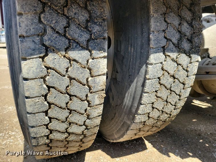 image for item EA2384 2014 Freightliner Coronado SD 122 semi truck