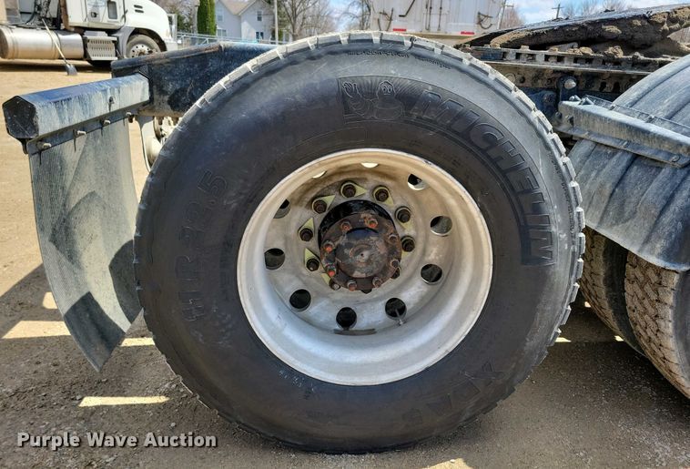 image for item EA2384 2014 Freightliner Coronado SD 122 semi truck