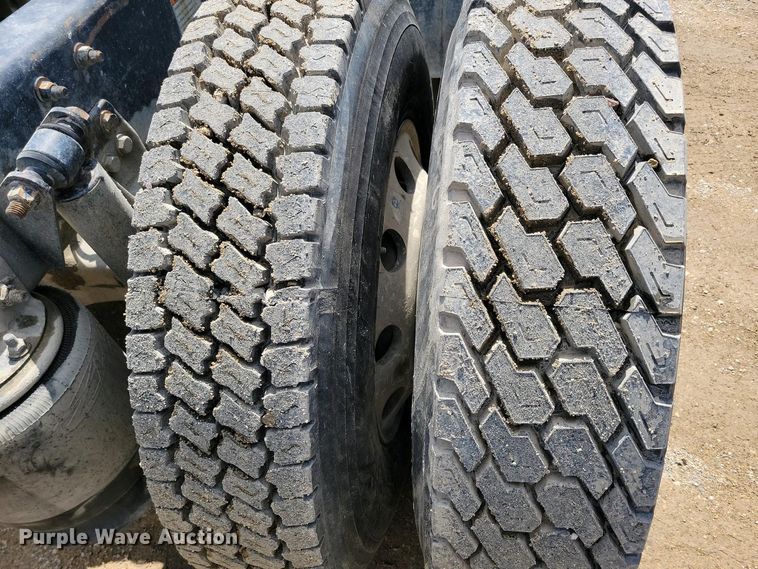 image for item EA2384 2014 Freightliner Coronado SD 122 semi truck