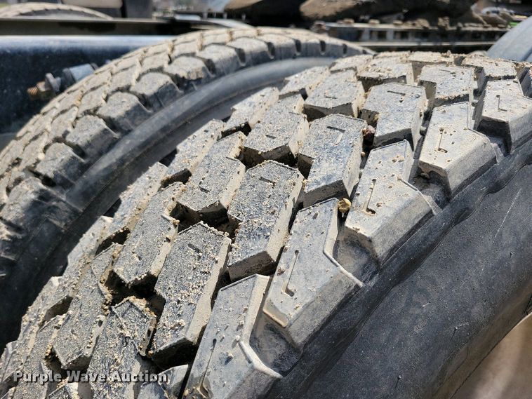 image for item EA2384 2014 Freightliner Coronado SD 122 semi truck