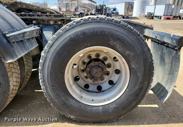 image for item EA2384 2014 Freightliner Coronado SD 122 semi truck