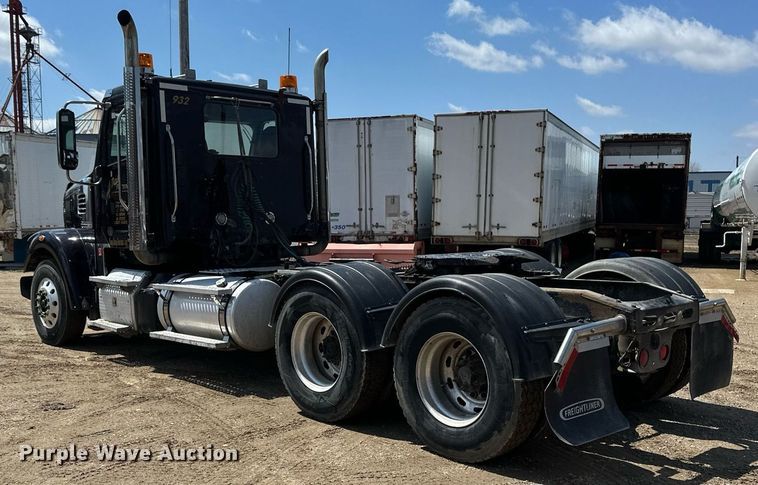 image for item EA2386 2014 Freightliner  Coronado  semi truck