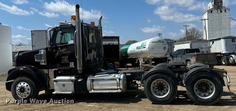 image for item EA2386 2014 Freightliner  Coronado  semi truck