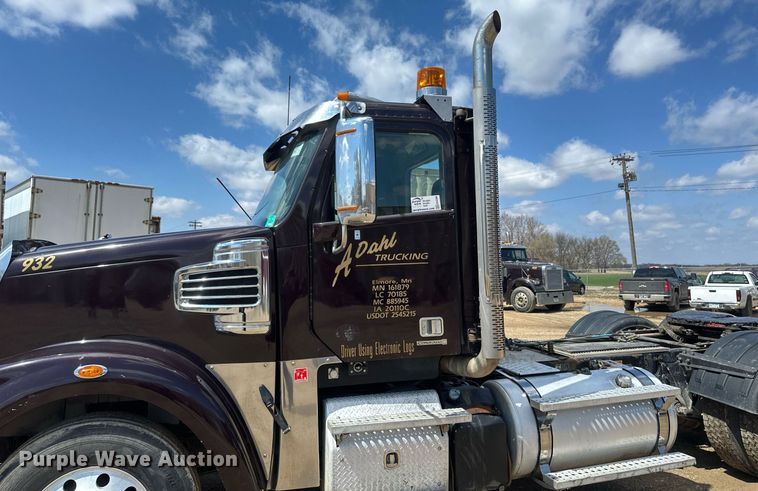 image for item EA2386 2014 Freightliner  Coronado  semi truck