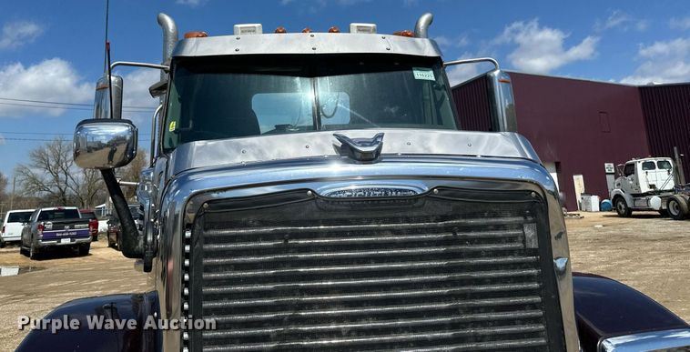 image for item EA2386 2014 Freightliner  Coronado  semi truck