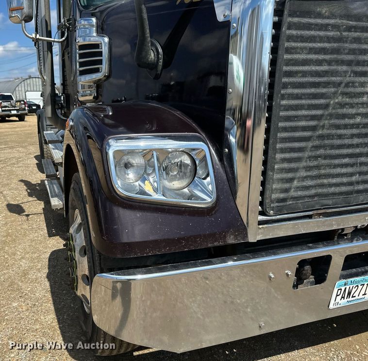 image for item EA2386 2014 Freightliner  Coronado  semi truck