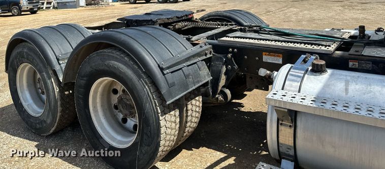 image for item EA2386 2014 Freightliner  Coronado  semi truck