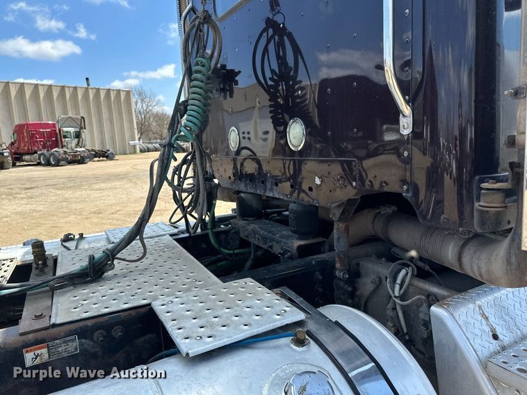 image for item EA2386 2014 Freightliner  Coronado  semi truck