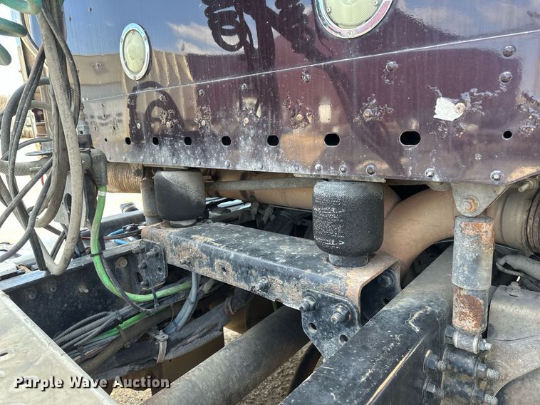 image for item EA2386 2014 Freightliner  Coronado  semi truck