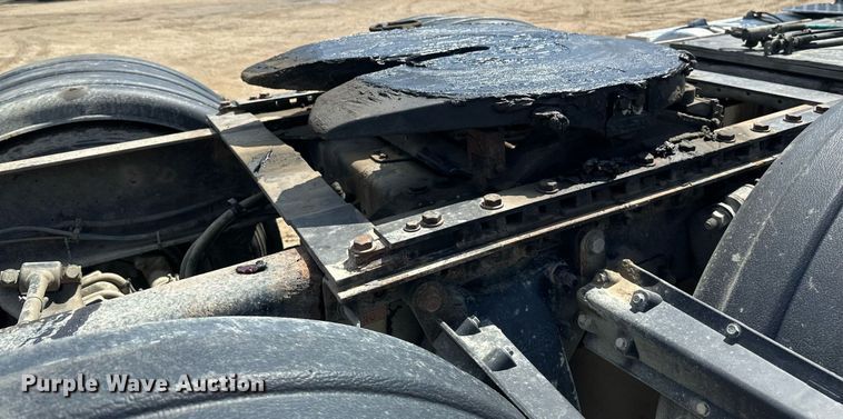 image for item EA2386 2014 Freightliner  Coronado  semi truck