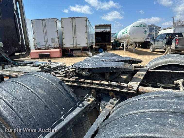 image for item EA2386 2014 Freightliner  Coronado  semi truck