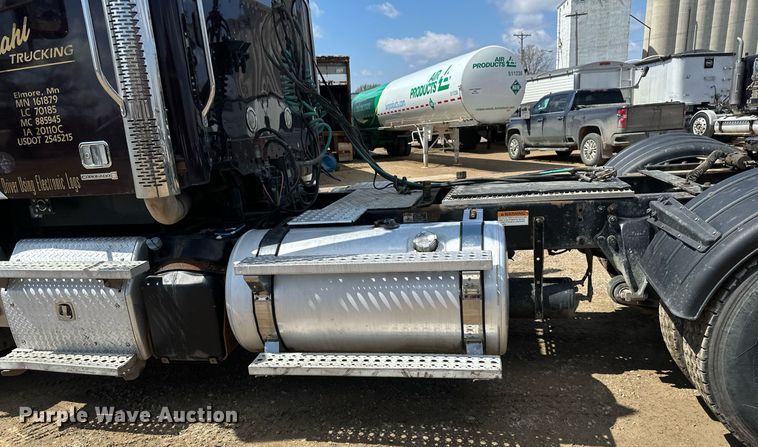 image for item EA2386 2014 Freightliner  Coronado  semi truck