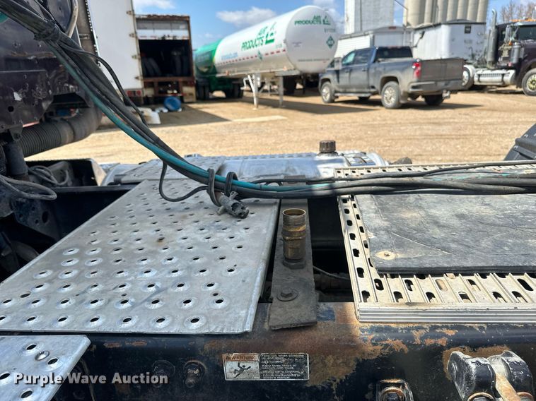 image for item EA2386 2014 Freightliner  Coronado  semi truck