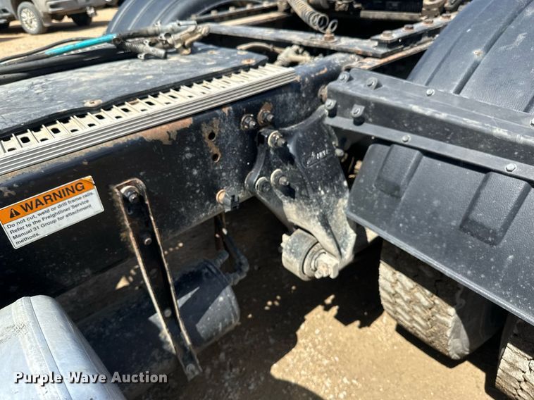 image for item EA2386 2014 Freightliner  Coronado  semi truck