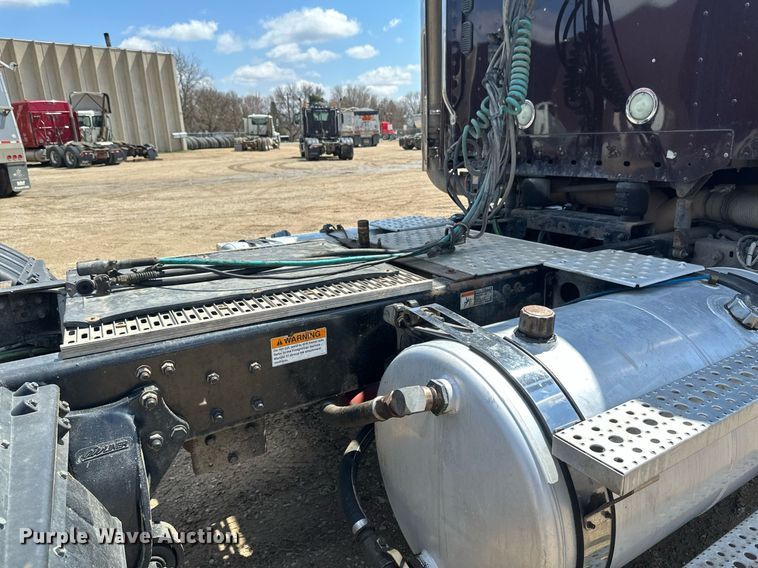 image for item EA2386 2014 Freightliner  Coronado  semi truck