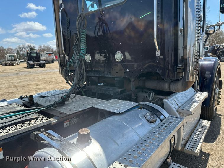 image for item EA2386 2014 Freightliner  Coronado  semi truck