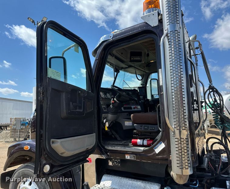 image for item EA2386 2014 Freightliner  Coronado  semi truck