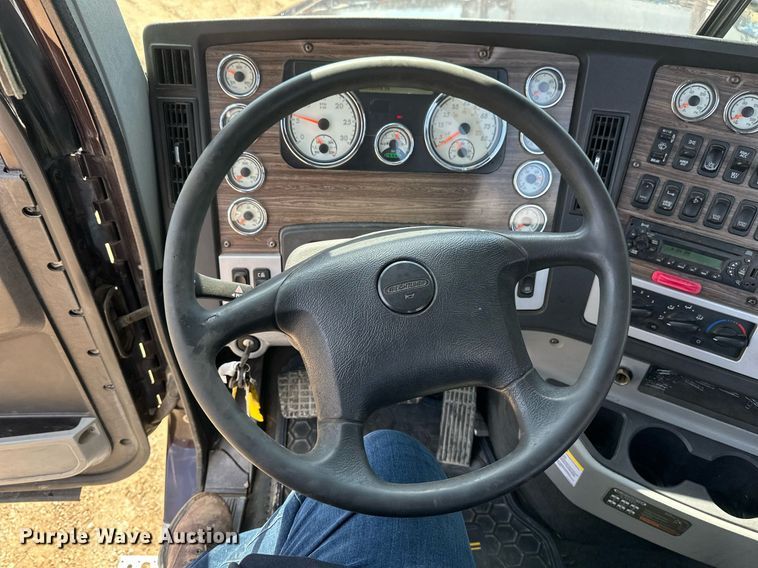 image for item EA2386 2014 Freightliner  Coronado  semi truck