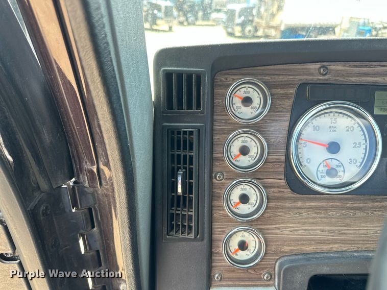 image for item EA2386 2014 Freightliner  Coronado  semi truck