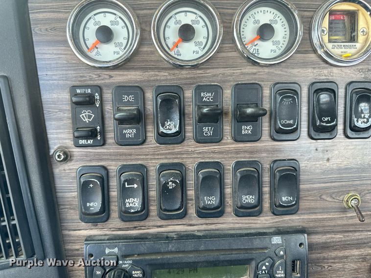 image for item EA2386 2014 Freightliner  Coronado  semi truck